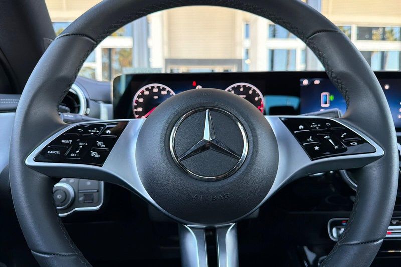 Used 2025 Mercedes-Benz CLA 250Image 25