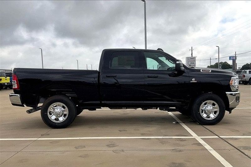 2024 RAM 2500 Tradesman Crew Cab 4x4 6