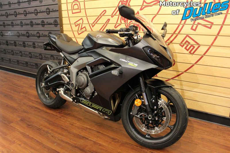 2025 Triumph Daytona 660 Image 2