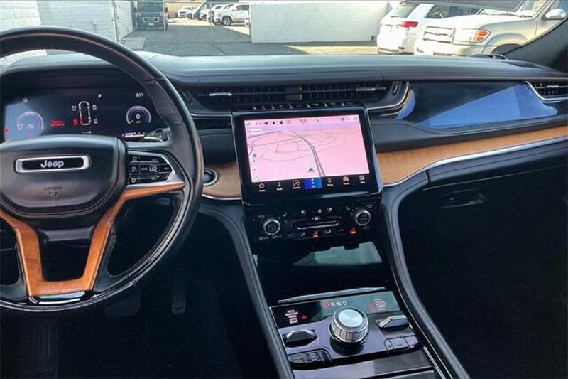 Used 2022 Jeep Grand Cherokee SummitImage 5