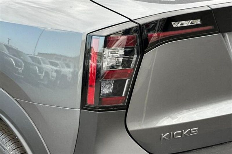New 2025 Nissan Kicks SVImage 23