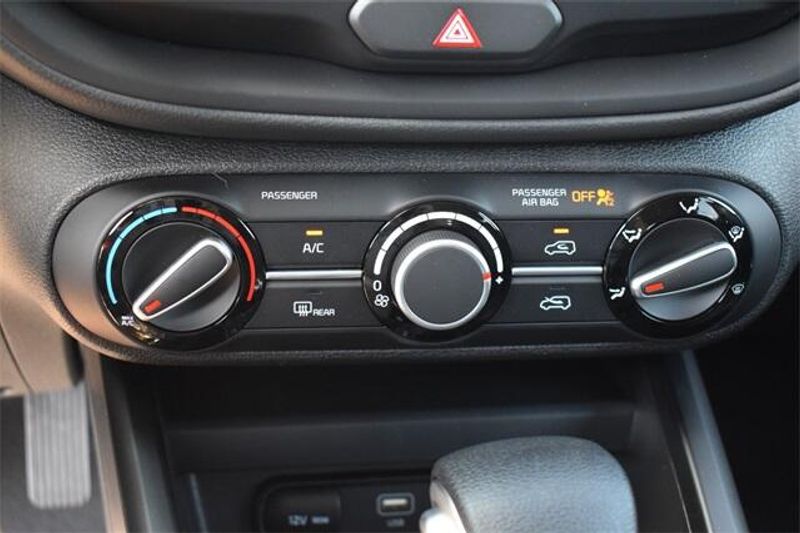 New 2025 Kia Soul LXImage 24