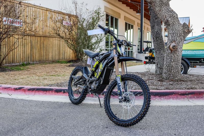 NEW 2025 SURRON LIGHT BEE X Image 1