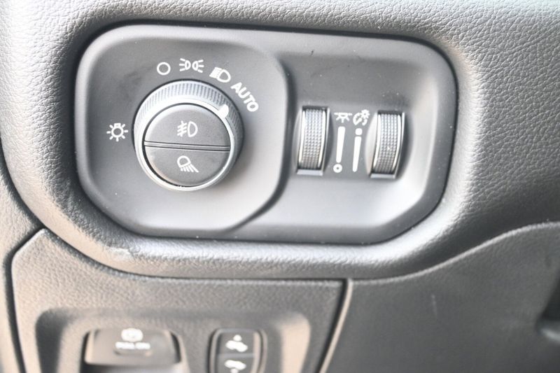 2025 RAM 1500 RebelImage 19