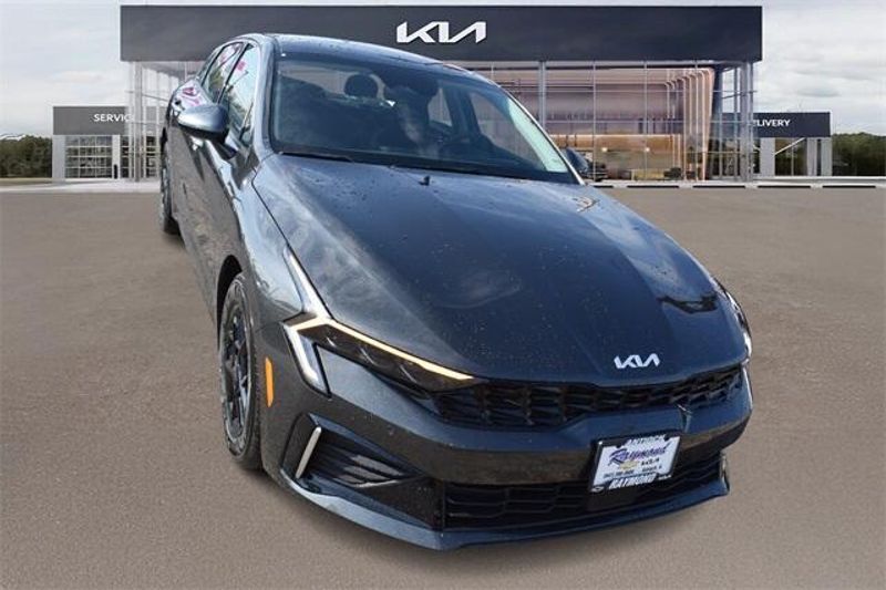 2025 Kia K5 LXSImage 9
