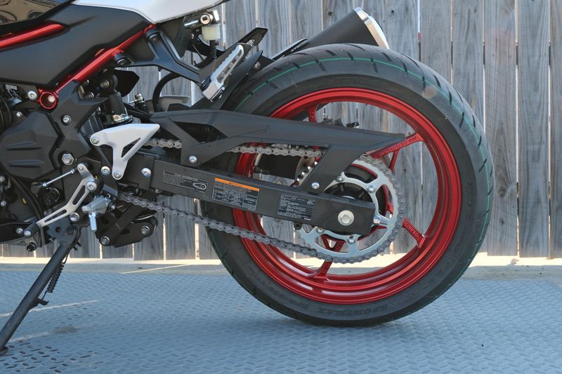 NEW 2026 KAWASAKI Z500 SE ABS Image 21