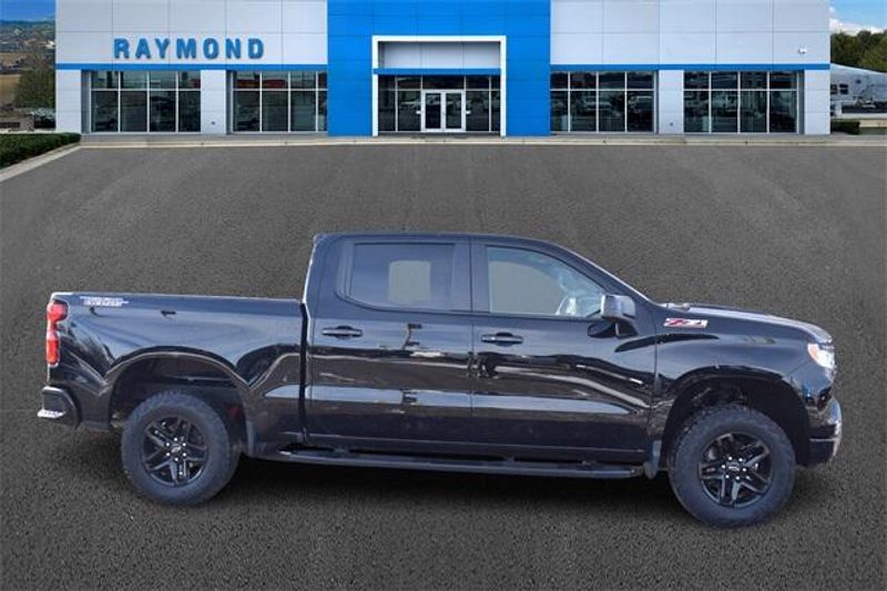 2023 Chevrolet Silverado 1500 LT Trail BossImage 2