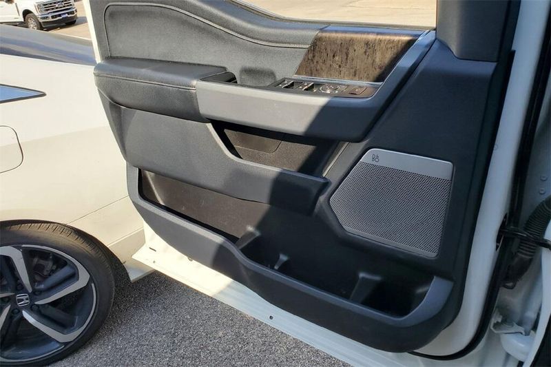 2024 Ford F-350 Lariat photo 19
