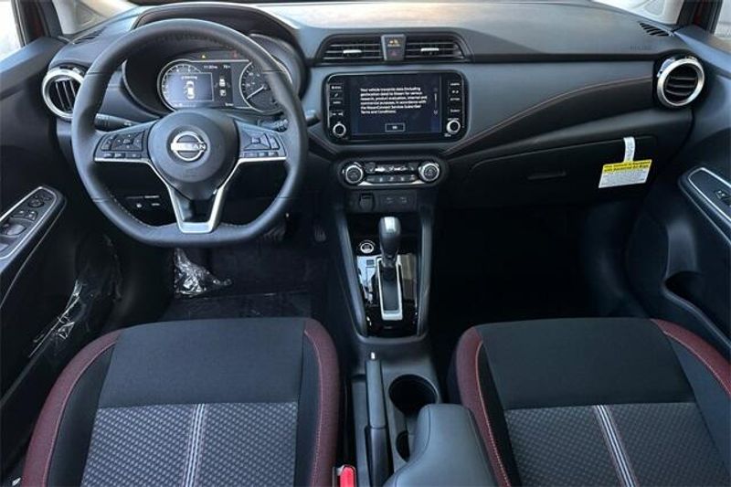 New 2025 Nissan Versa 1.6 SRImage 10