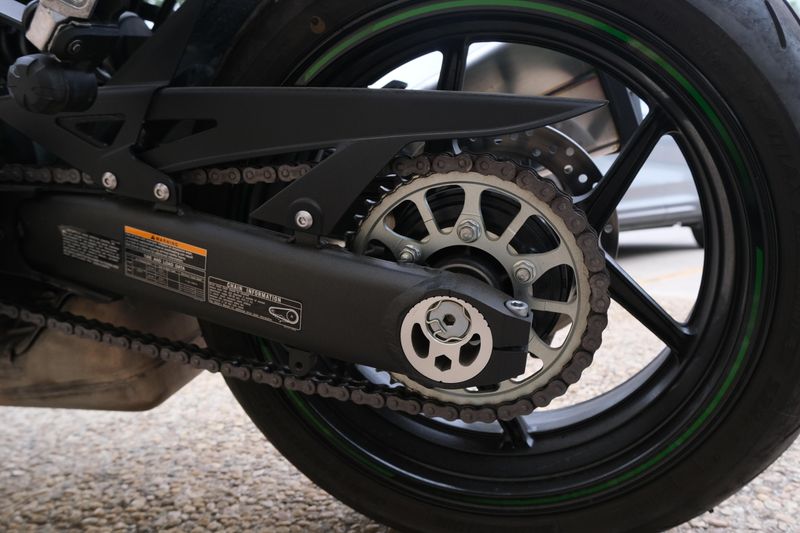 2023 Kawasaki NINJA 1000 SX EMERALD BLAZE GREEN AND METALLIC DIABLO BLACK AND METALLIC GRAPHITE GRAY Image 13