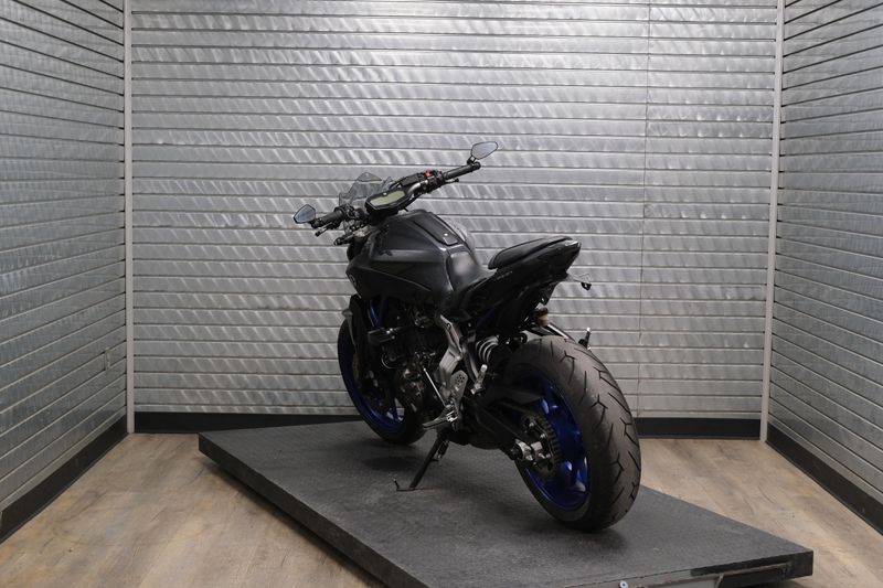 USED 2015 YAMAHA FZ07 Image 5