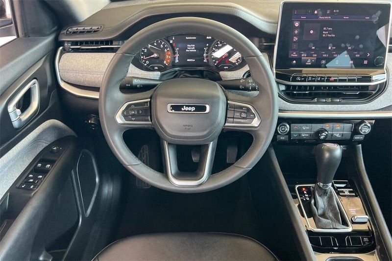 2024 Jeep Compass Latitude photo 14