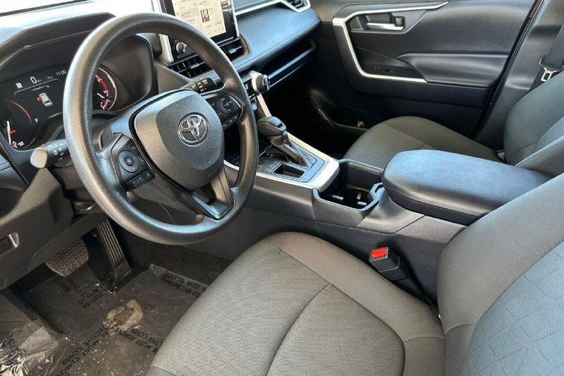 Used 2025 Toyota RAV4 XLEImage 9