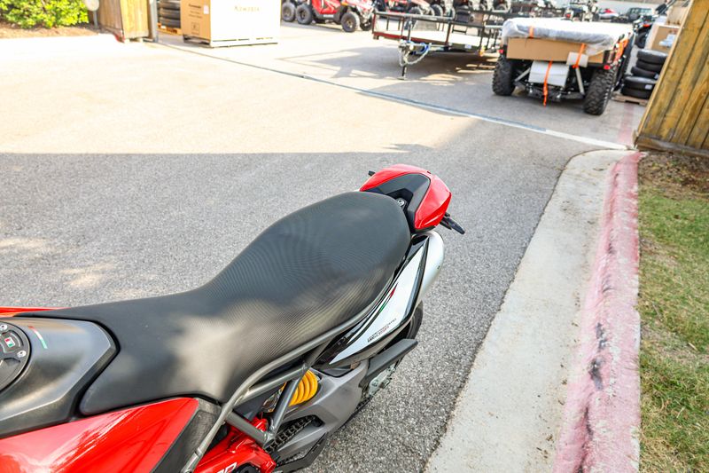 USED 2020 DUCATI HYPERMOTARD 950 SP Image 9