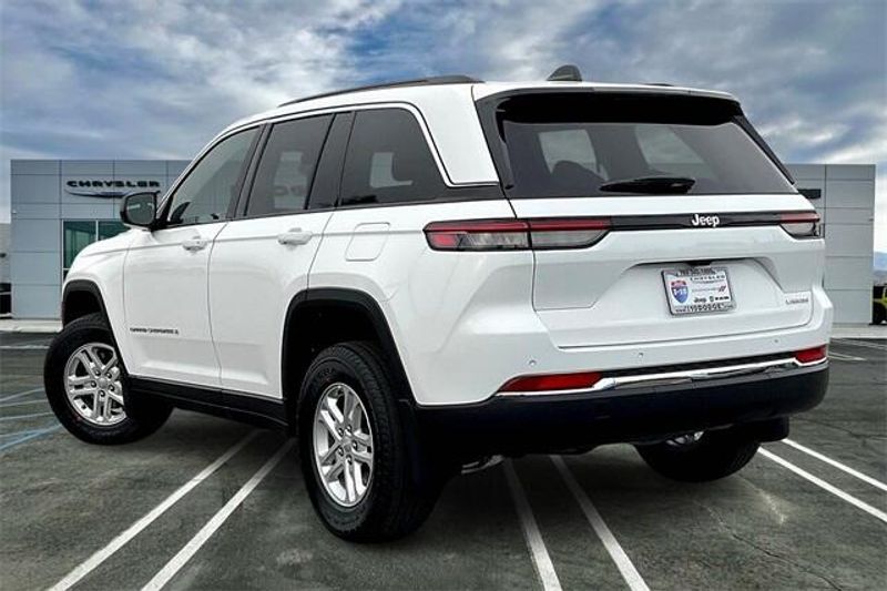 2025 Jeep Grand Cherokee LaredoImage 2