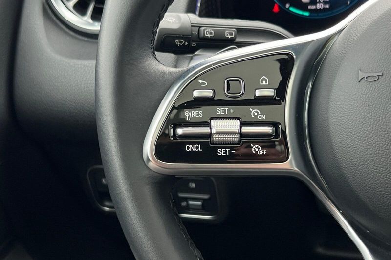 2023 Mercedes-Benz EQB 300Image 28