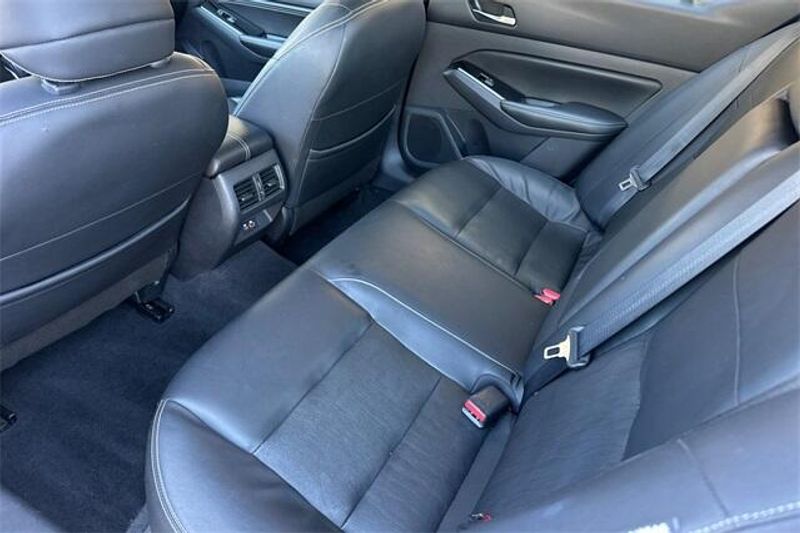 2022 Nissan Altima 2.5 SLImage 10