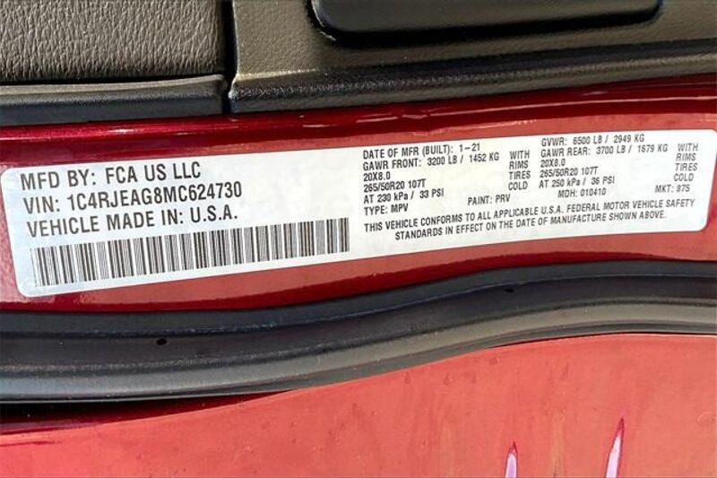 Used 2021 Jeep Grand Cherokee Laredo XImage 33