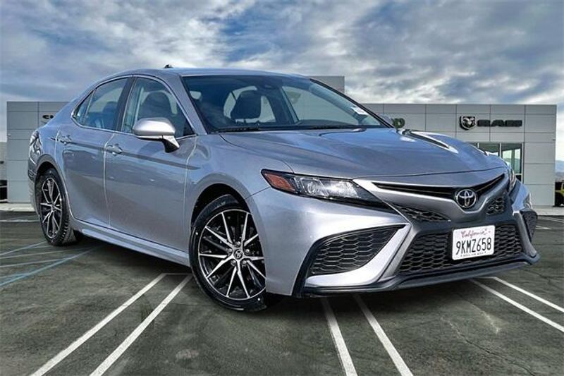 Used 2024 Toyota Camry SEImage 12