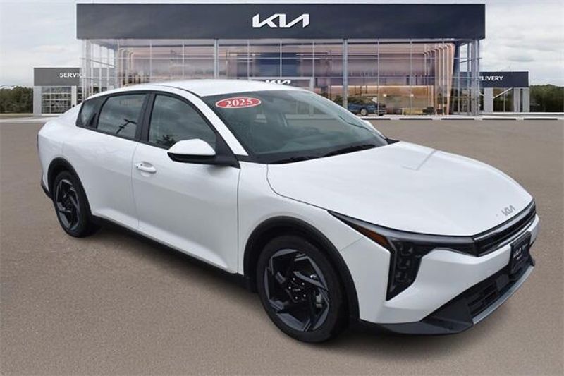 2025 Kia K4 EXImage 10