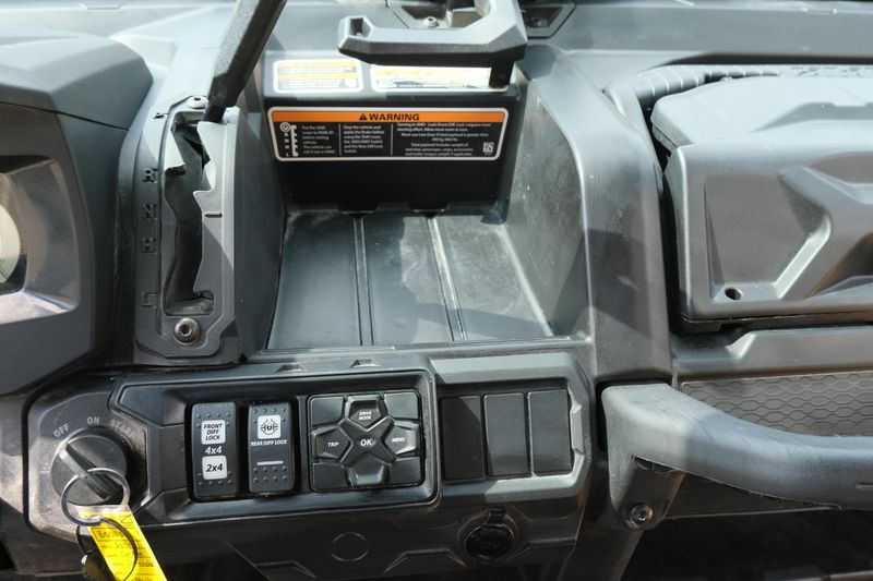 2024 Can-Am DEFENDER MAX LONE STAR HD10 NIGHT BLACKImage 25