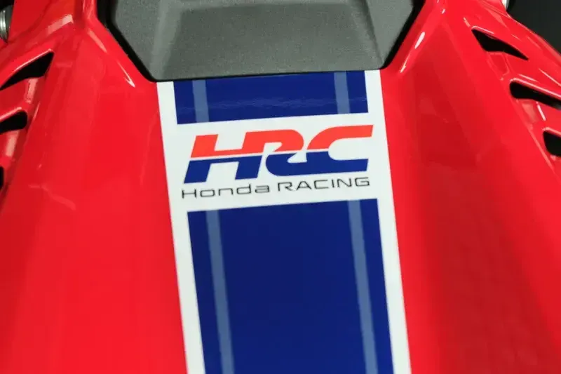 NEW 2026 HONDA CBR1000RRR FIREBLADE SP Image 9