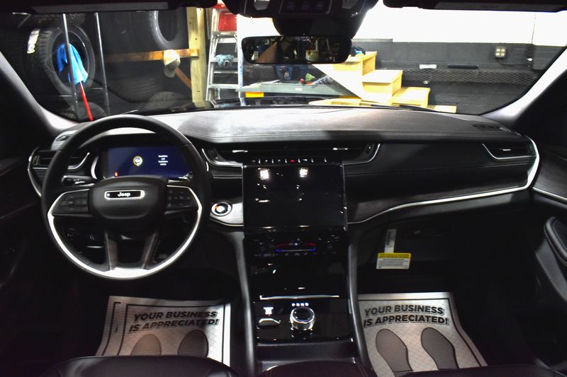 New 2025 Jeep Grand Cherokee Limited 4x4