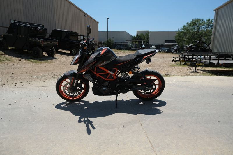 2021 KTM 390 DUKEImage 19