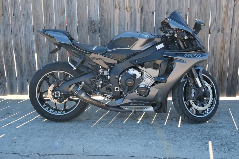 USED 2016 YAMAHA YZFR1 CA Image 2