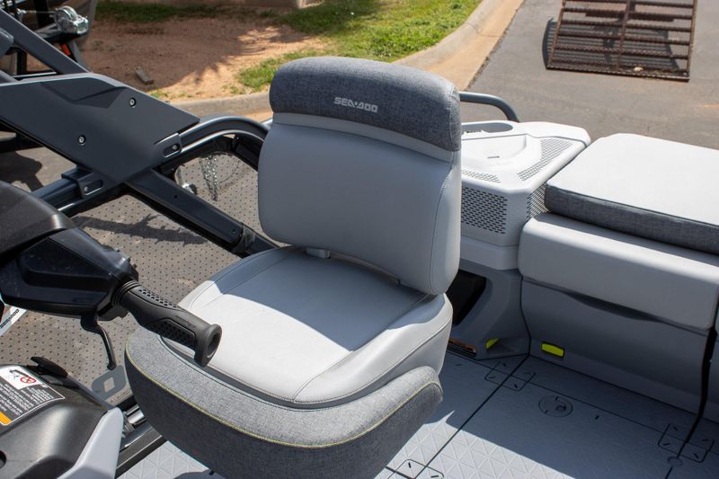 NEW 2026 SEADOO SWITCH SPORT 18 300HP TECH PACKAGE WITH PAINTED TRAILER Image 14