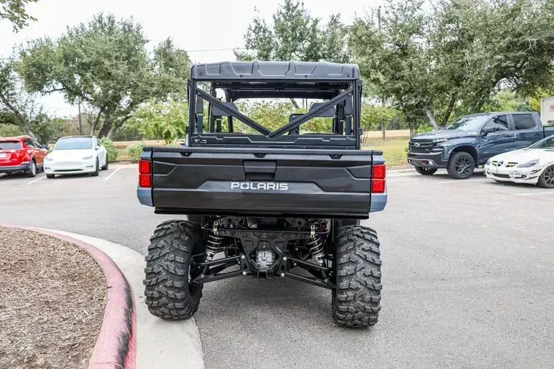 2025 Polaris RANGER CREW XP 1000 PREMIUM STEALTH GRAYImage 10