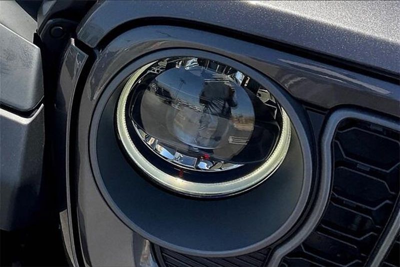New 2025 Jeep Wrangler 4-door RubiconImage 11