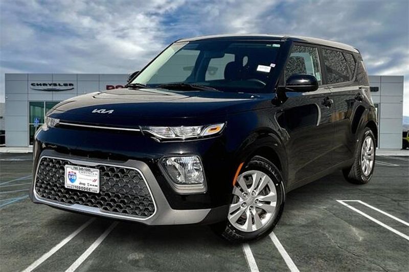 2022 Kia Soul LXImage 1