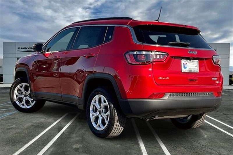 2025 Jeep Compass Latitude 4x4Image 2