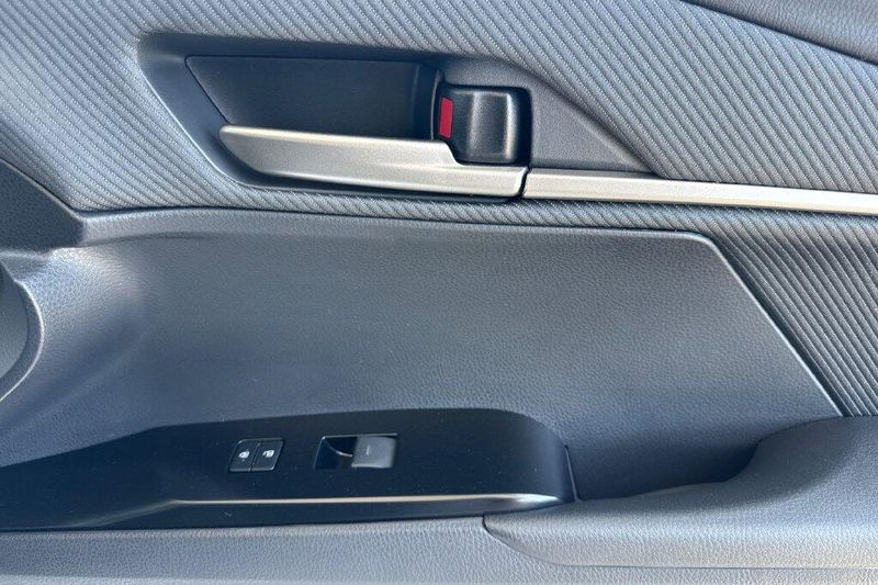 New 2026 Toyota Camry SEImage 18