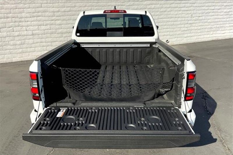 Used 2025 Nissan Frontier SVImage 34