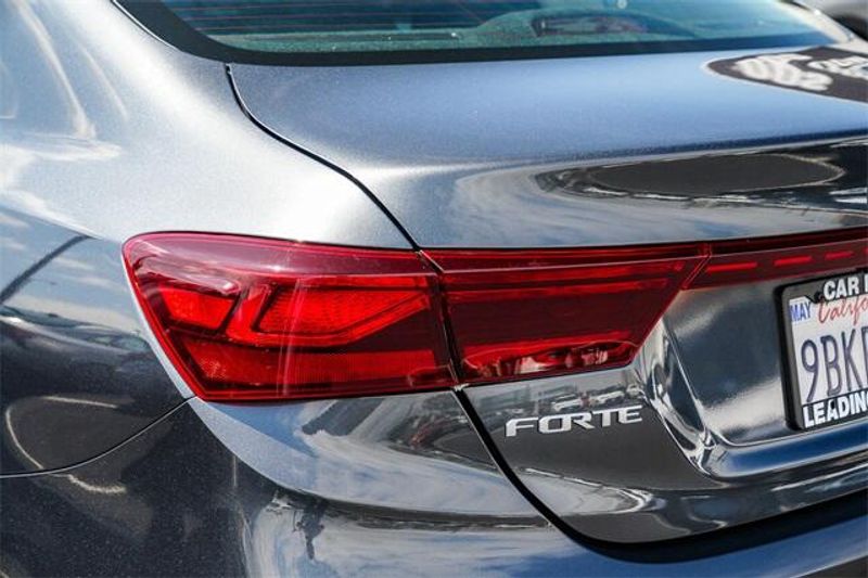 2022 Kia Forte LXSImage 9