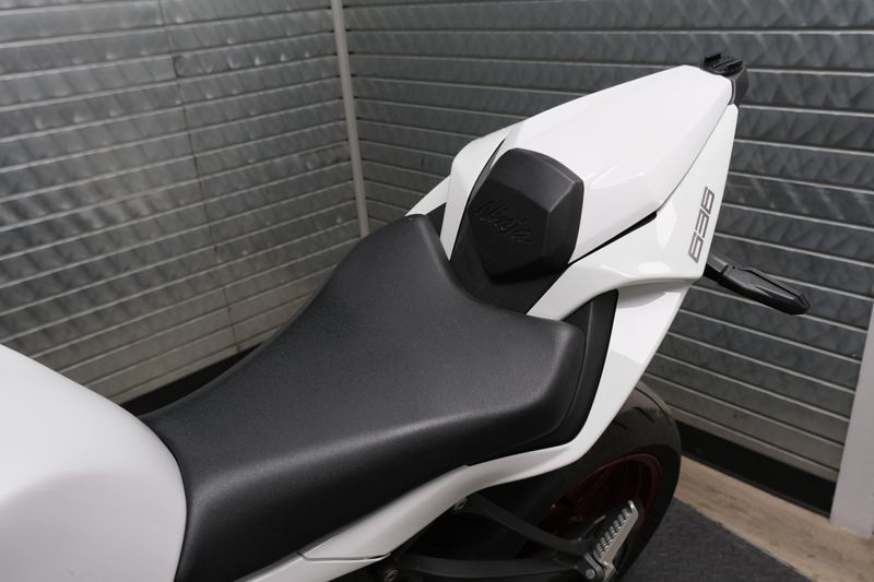 USED 2025 KAWASAKI NINJA ZX6R Image 17