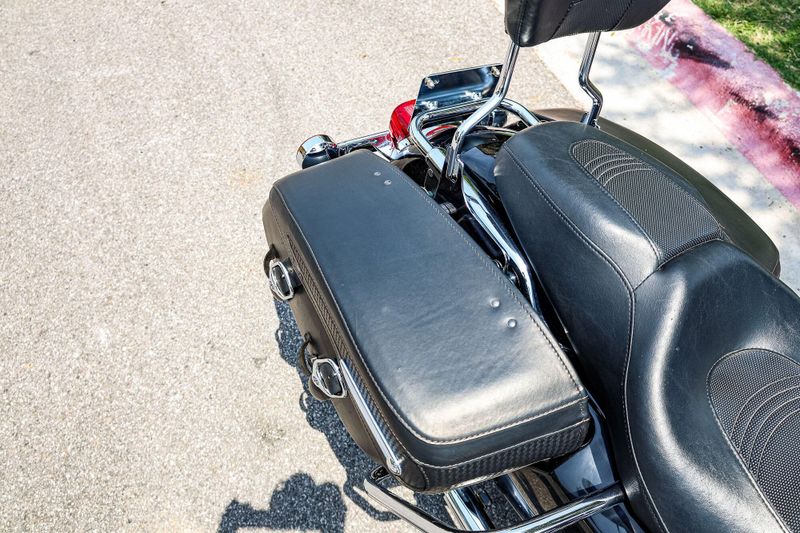 2007 HARLEY ROAD KING CLASSIC  BLACK Image 20