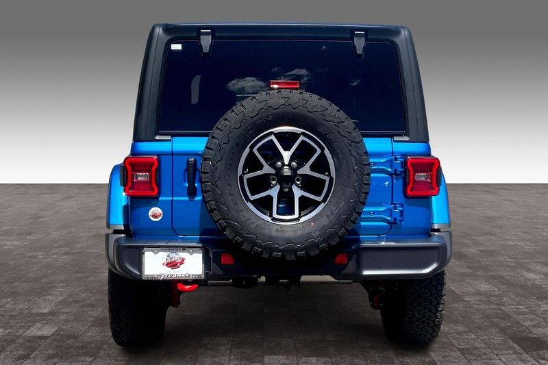 2025 Jeep Wrangler Unlimited Rubicon photo 4