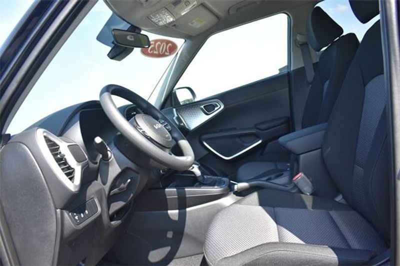 New 2025 Kia Soul LXImage 19