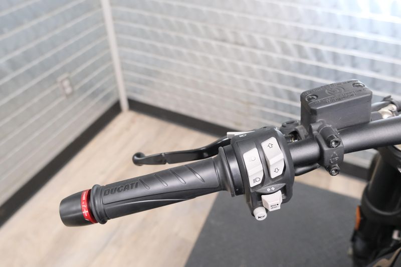 USED 2024 DUCATI SCRAMBLER NIGHSHIFT Image 14