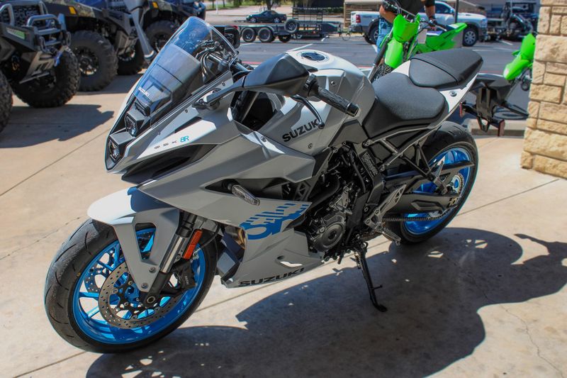 NEW 2026 SUZUKI GSX8R Image 5