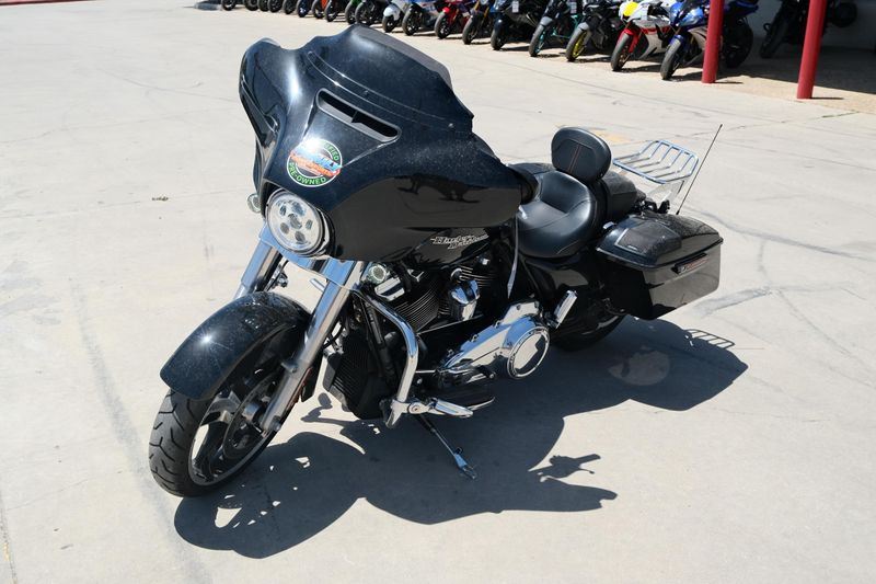 Used 2019 HARLEY STREET GLIDE BLACK Image 7