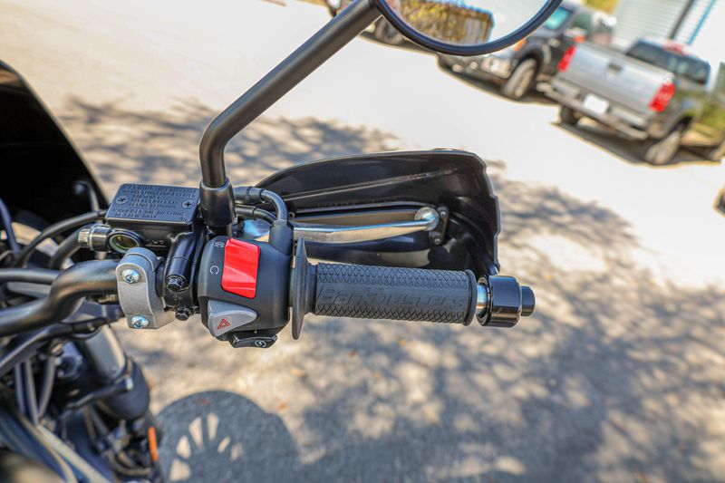 USED 2025 HONDA SCL 500 Image 17