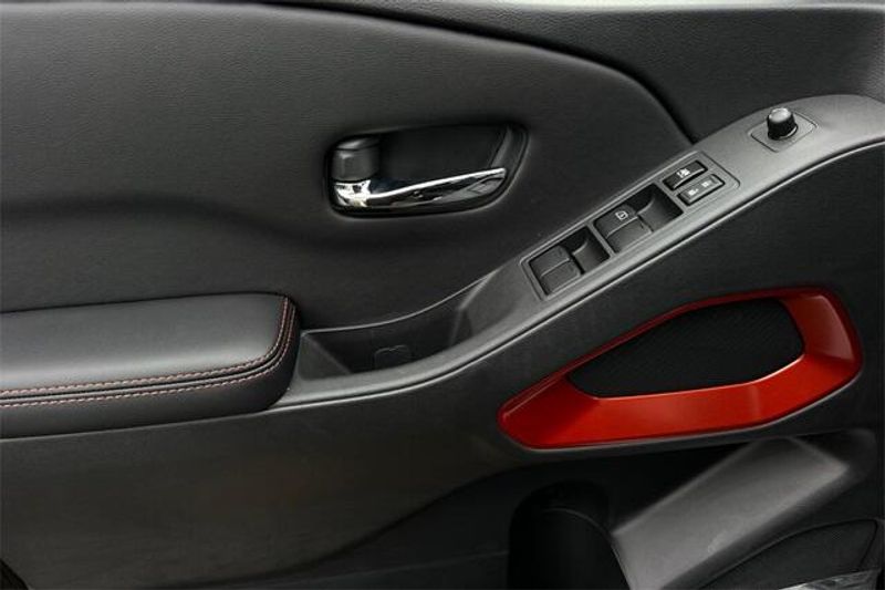 New 2025 Nissan Frontier PRO-XImage 8