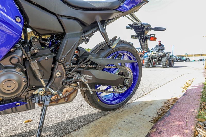 NEW 2026 YAMAHA YZFR7 Image 8