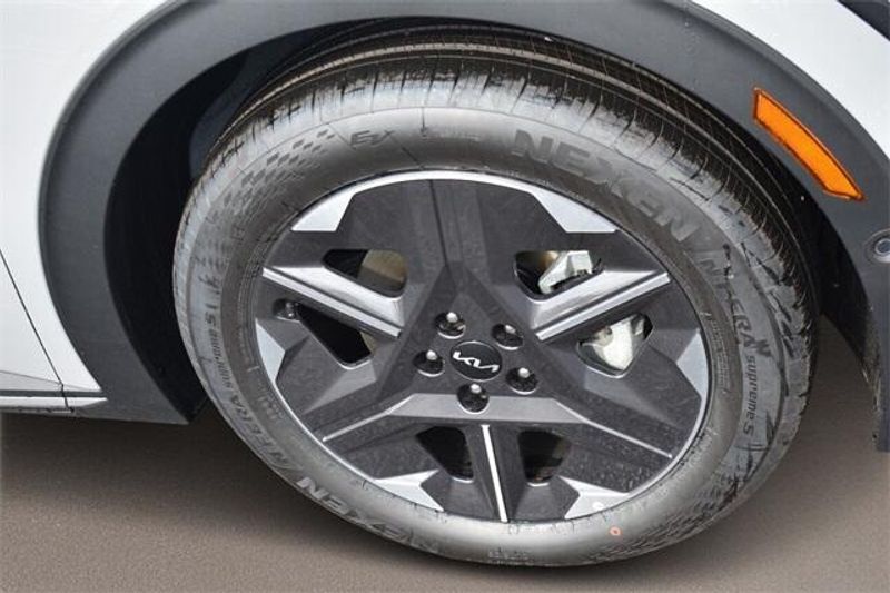 New 2025 Kia EV6 LightImage 11