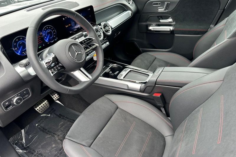2024 Mercedes-Benz EQB 300Image 10