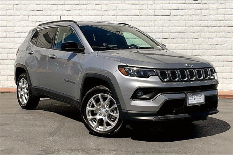 2023 Jeep Compass Latitude Lux 4x4Image 14